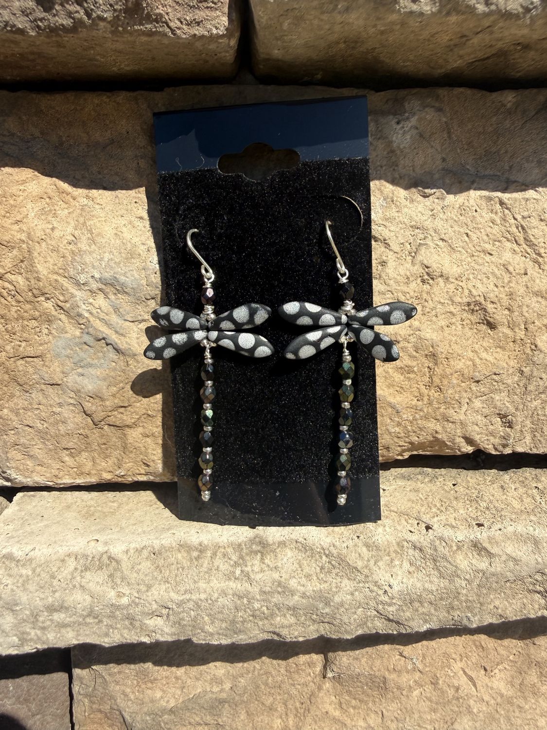 Beaded Dragonfly ER Lg Net, Colour: Black&amp;White