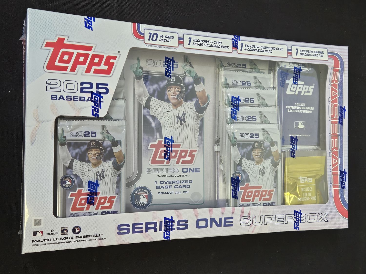 2025 Topps Series 1 Superbox