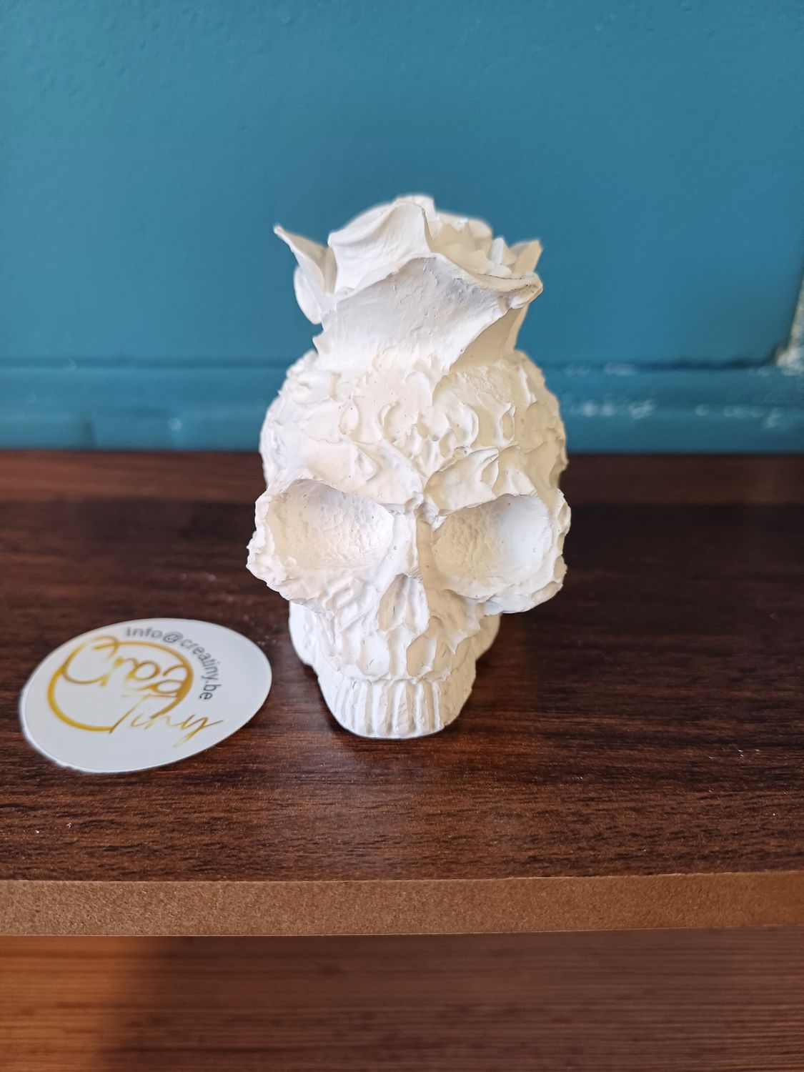 Gipsen beeldje Skull met roos
