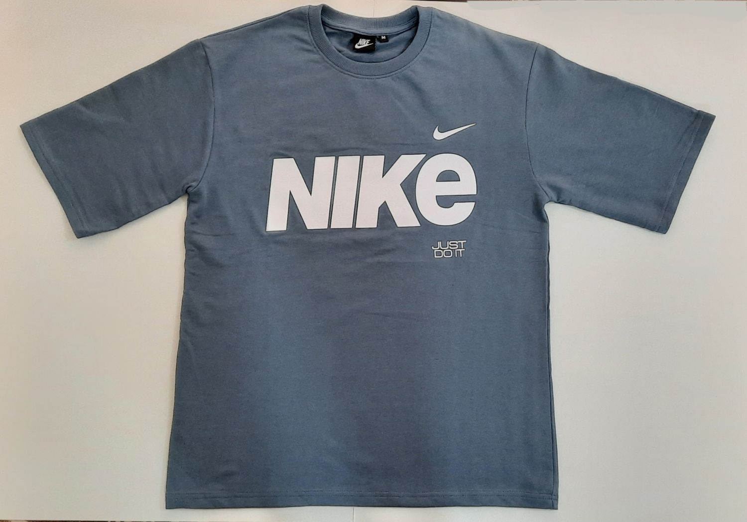 Oversized Nike T-Shirt – Classic Streetwear Comfort