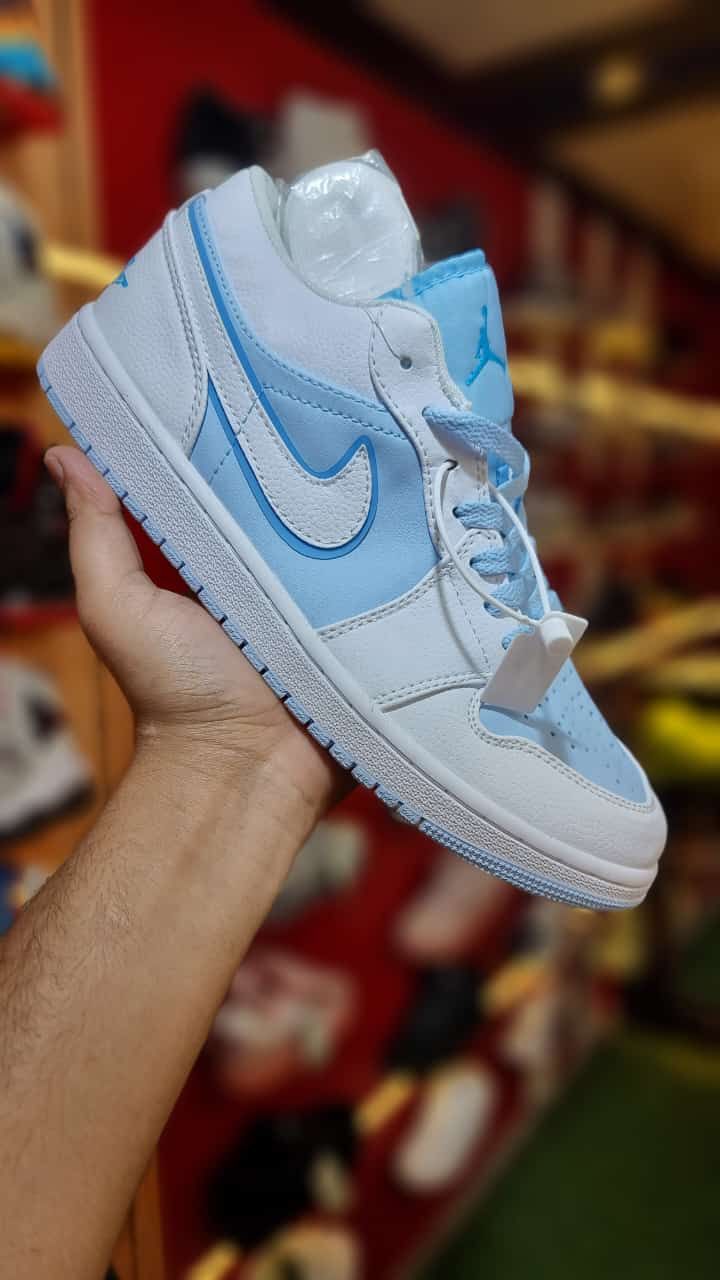 Jordan 1 Low SE Reverse Ice Blue