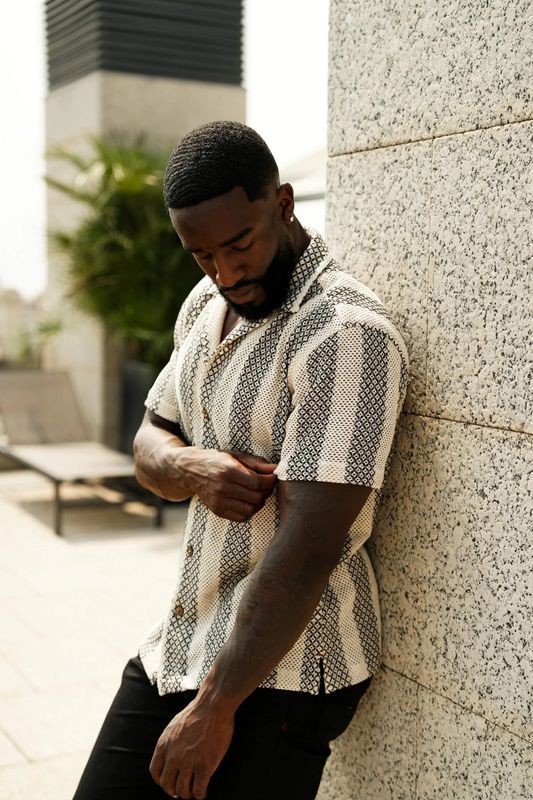 Au Noir Open Collar Knit Shirt - Raj T-Cream/Black