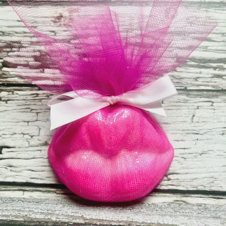 Sugar Lips Bath Bomb
