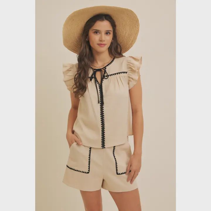 Embroidery Flare Top w Ruffle Sleeves