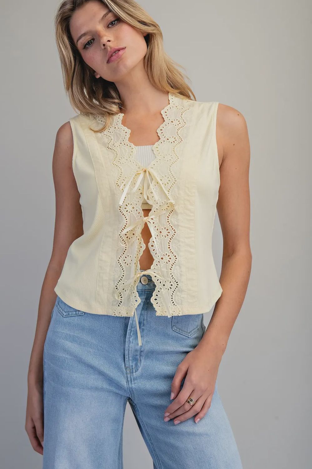 Eyelet Trim Tie Front Slvls Top