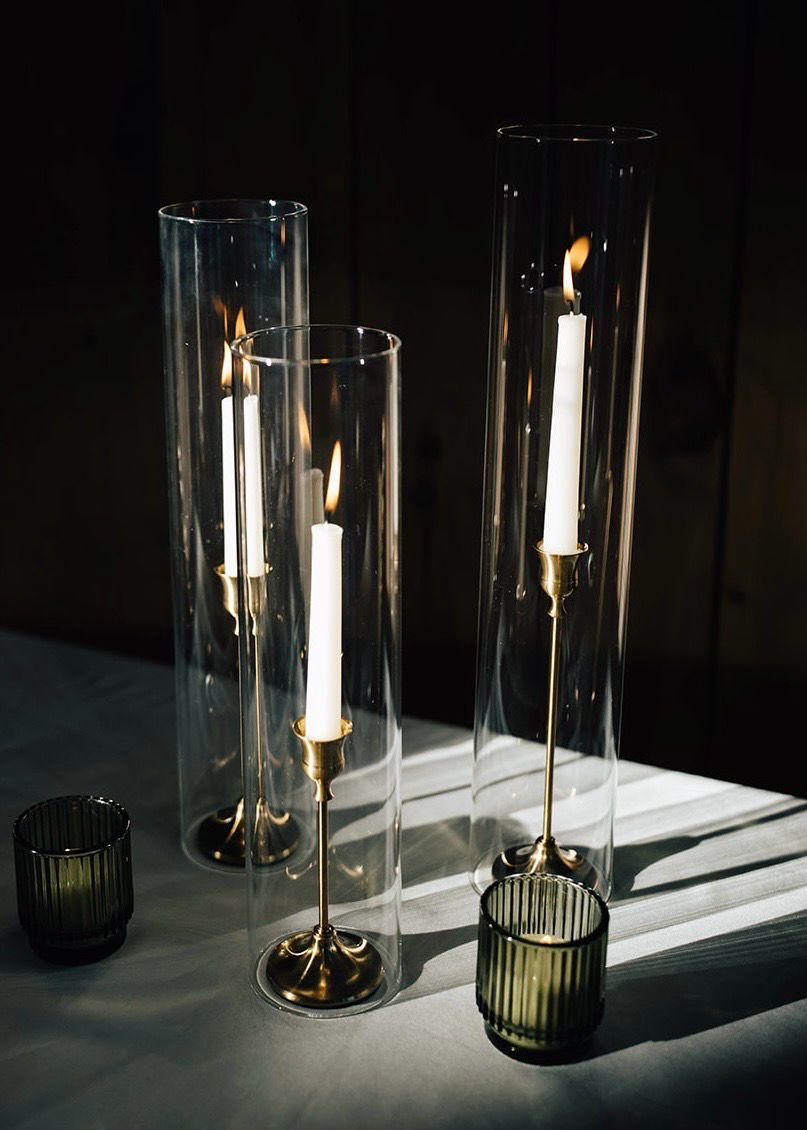 𝑪𝒆𝒏𝒕𝒆𝒓𝒑𝒊𝒆𝒄𝒆- Gold Candlesticks With Clear Glass 𝑺𝑴𝑶𝑶𝑻𝑯 Chimneys/Hurricane Shades Open End Design -𝑠𝑒𝑡 𝑜𝑓 𝑡ℎ𝑟𝑒𝑒