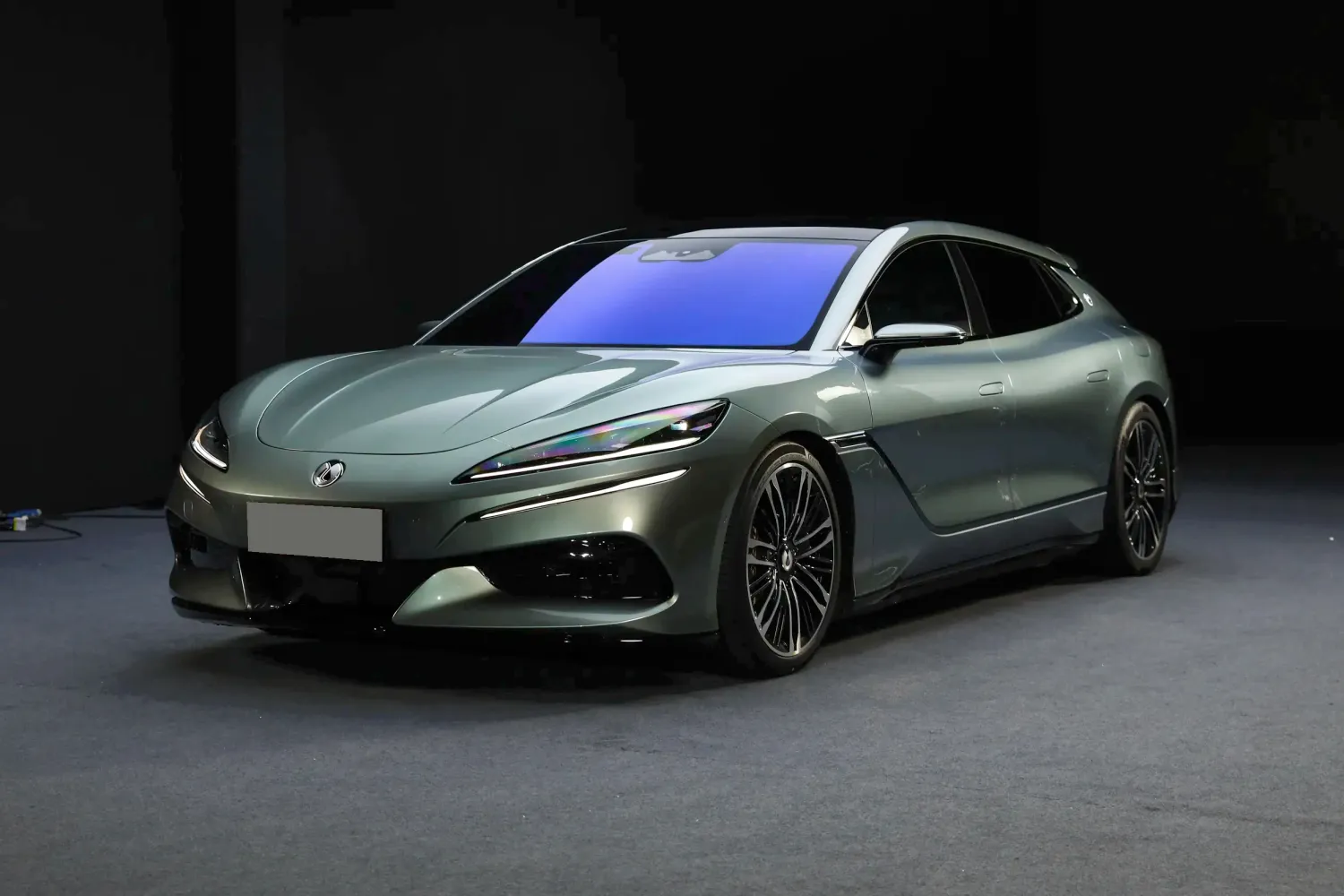 DENZA Z9GTEV