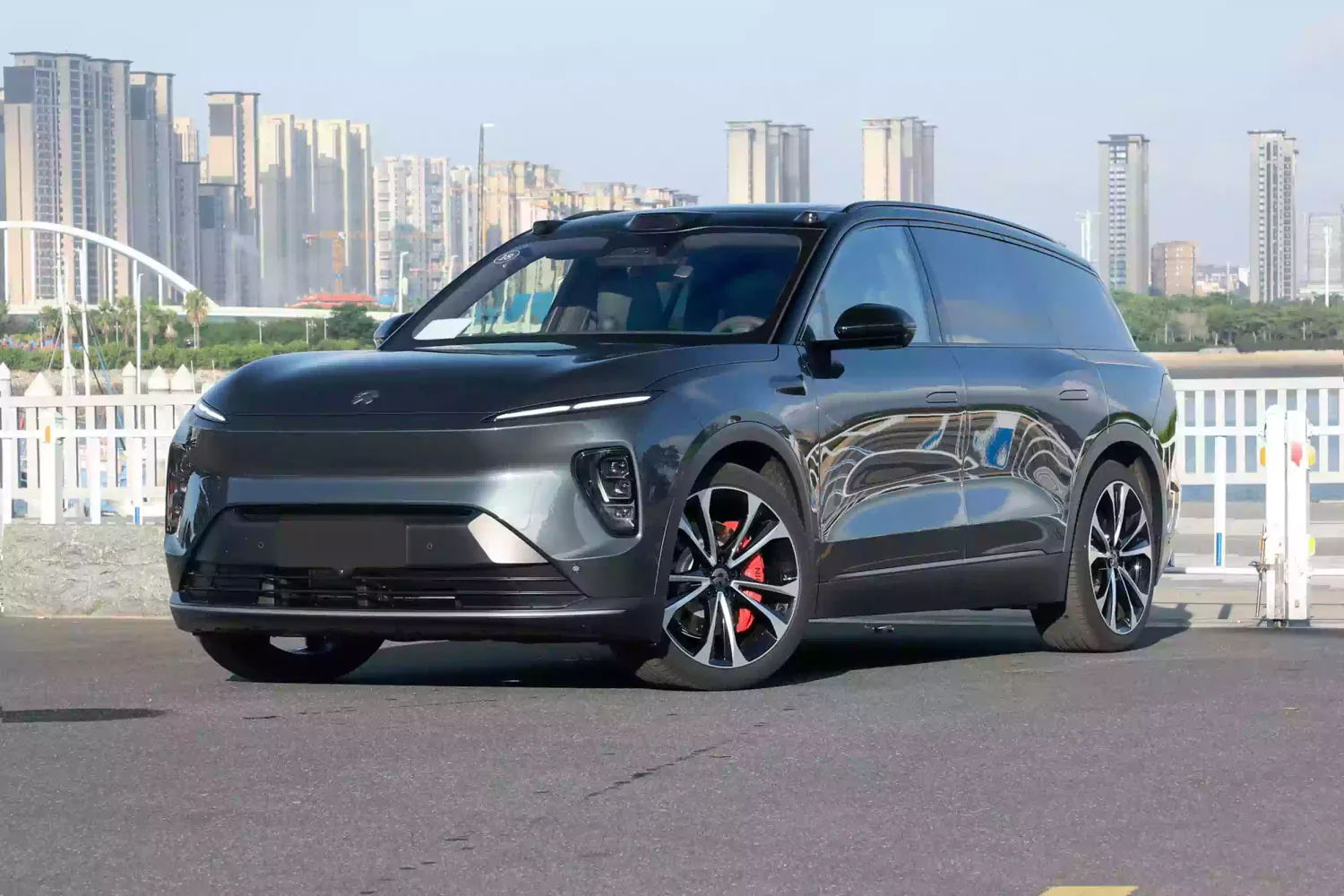 NIO ES8