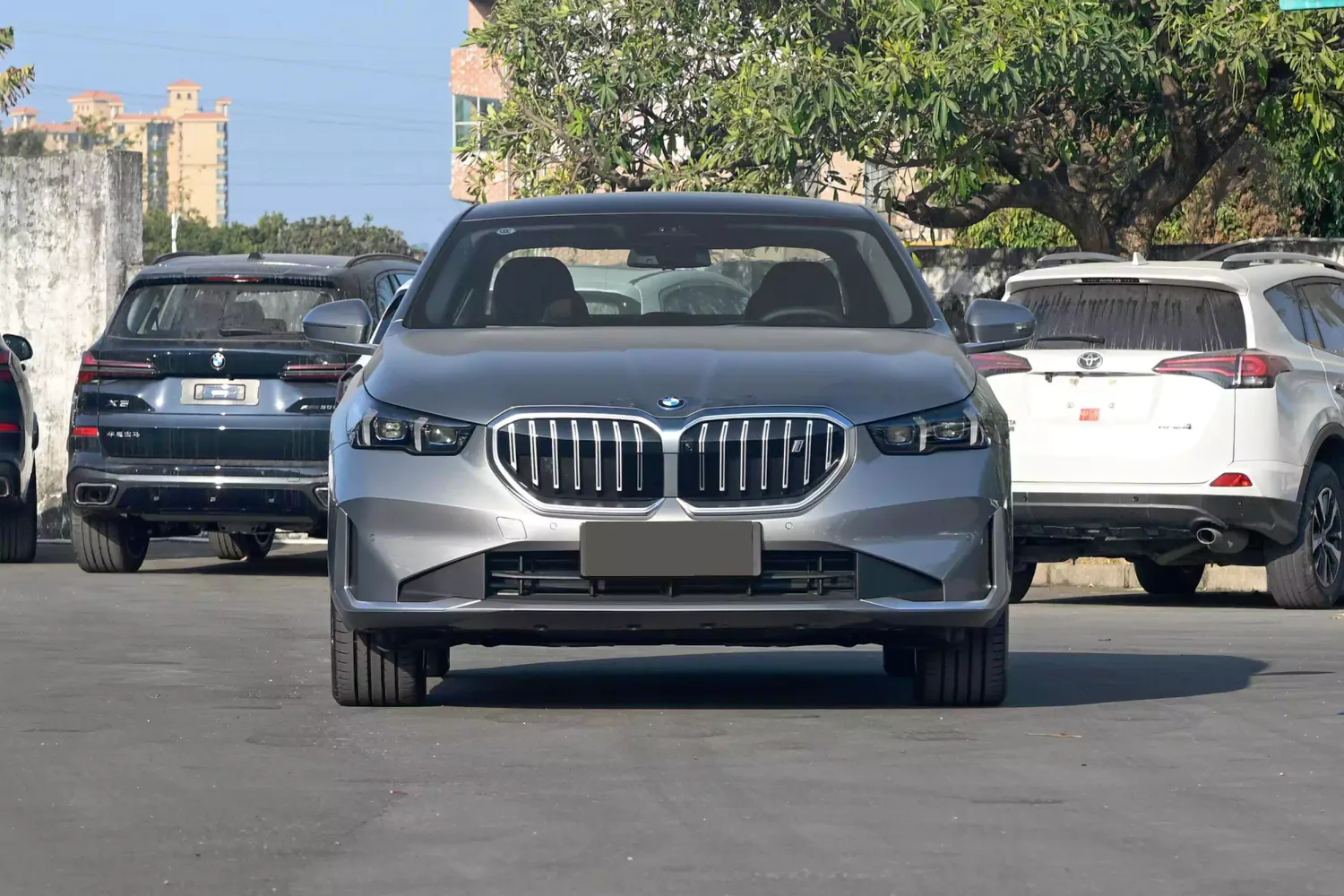 BMW I5