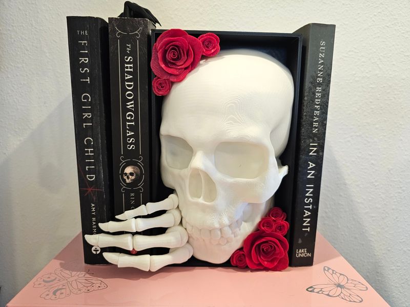 Skull and Roses Book Nook