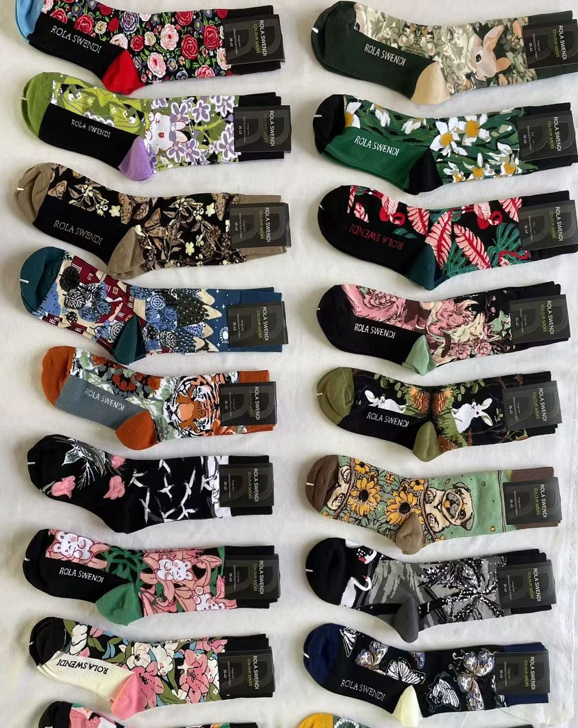 5 pairs of graffiti socks