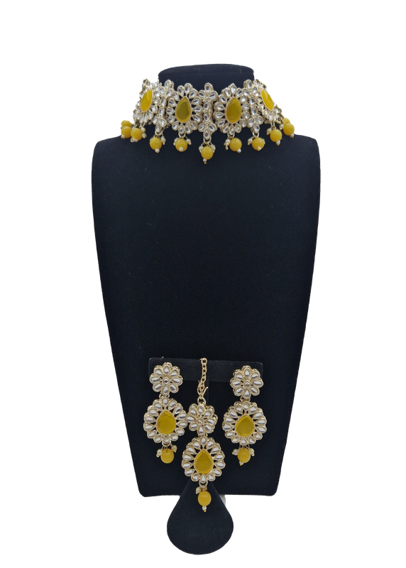 Yellow mehndi kundan set