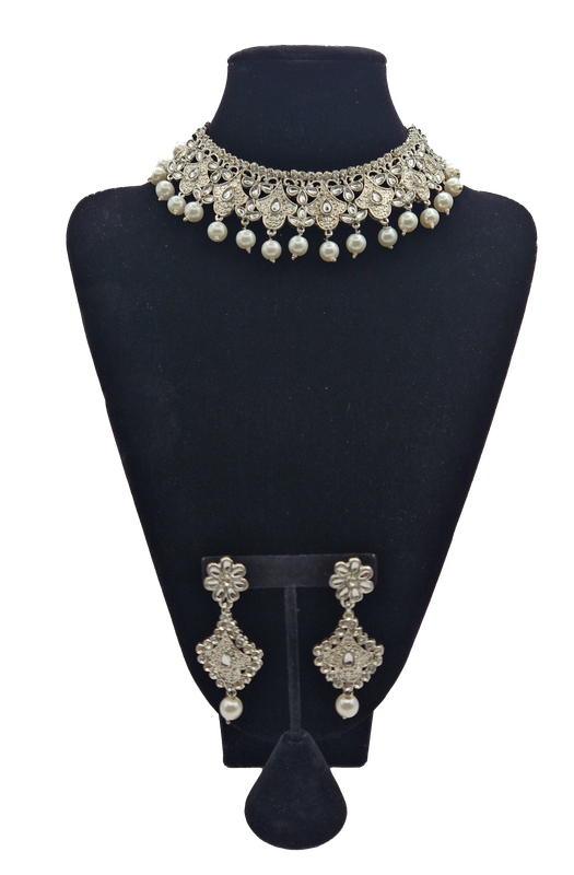 Silver pearl kundan set
