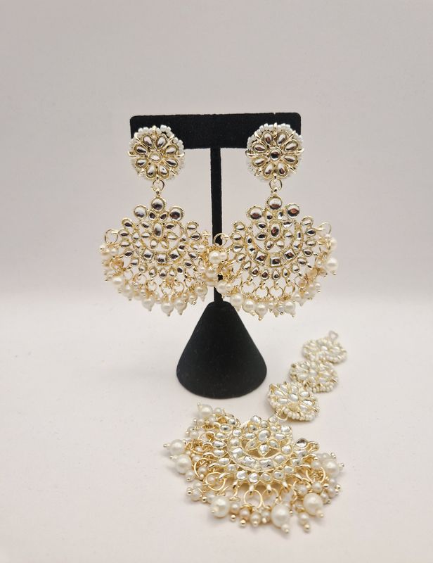 Pearl maang tikka set