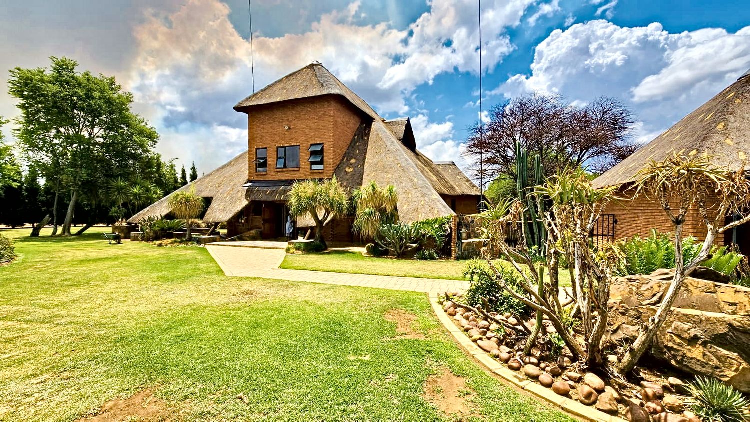 Kameeldrift East - 3 Bed Small Holding