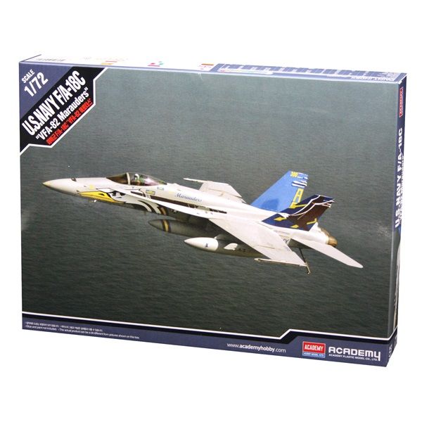 Academy 12534 1/72 F/A-18C VFA-82