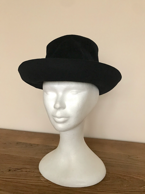 CHAPEAU
