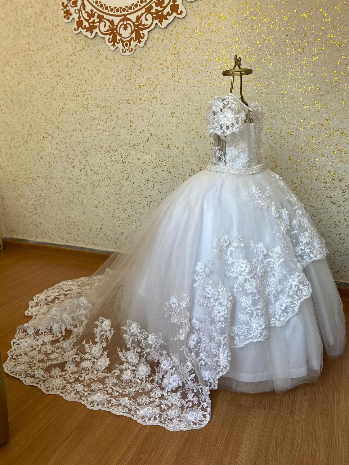 Vestido Daminha Gabriela com cauda removível