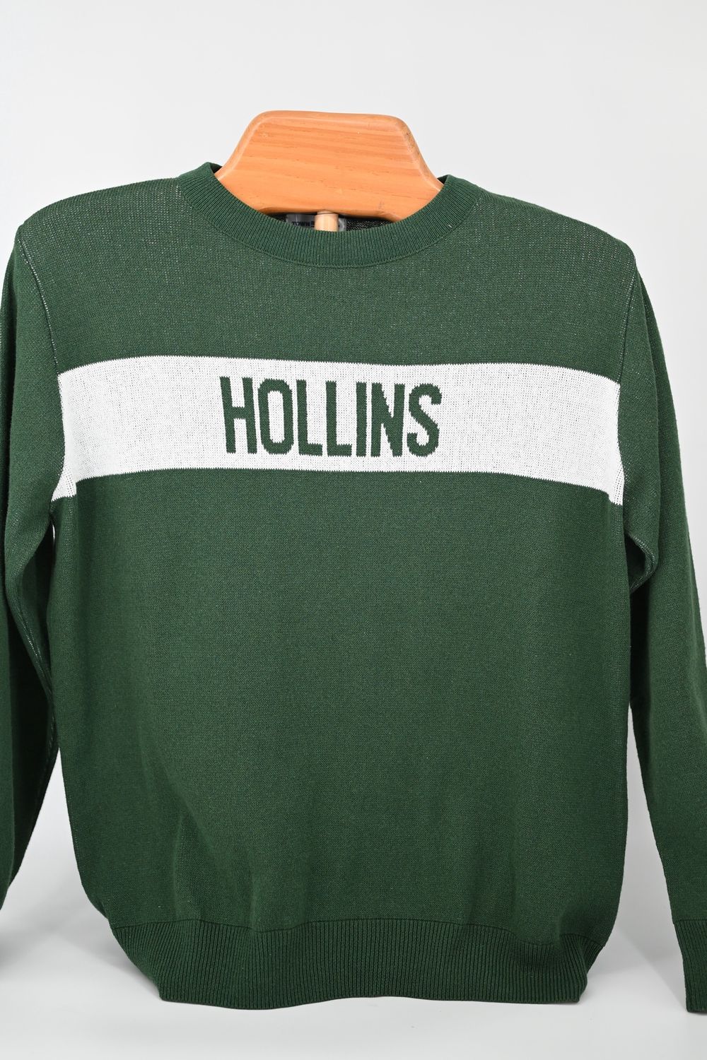 Classic crewneck sweater w/ stripe