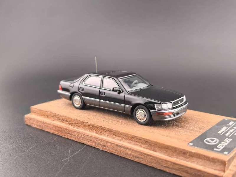Lexus LS 400