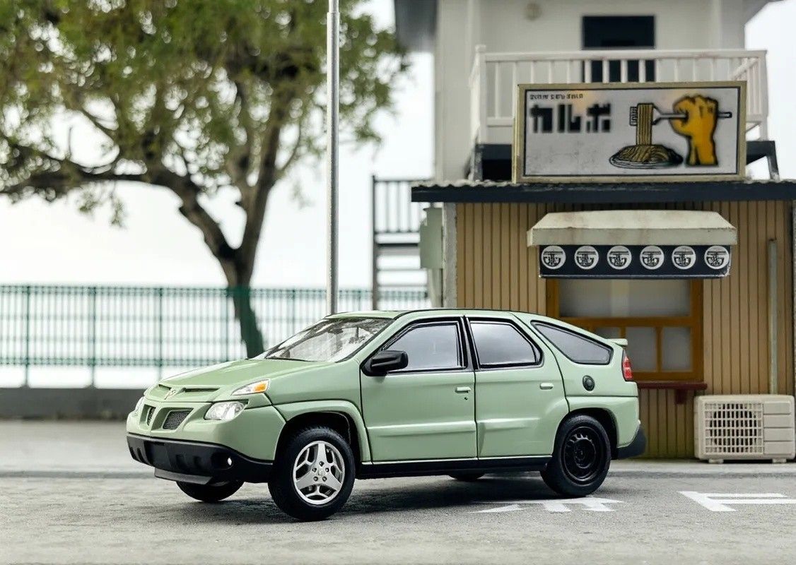 GOC Breaking Bad 2004 Pontiac Aztek