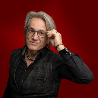 Herrenschmuck auf Kundenwunsch angefertigt oder aus unseren Schmuck-Kollektionen.