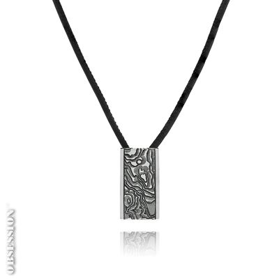 Anhänger mit Ledercollier, Schatzkarte