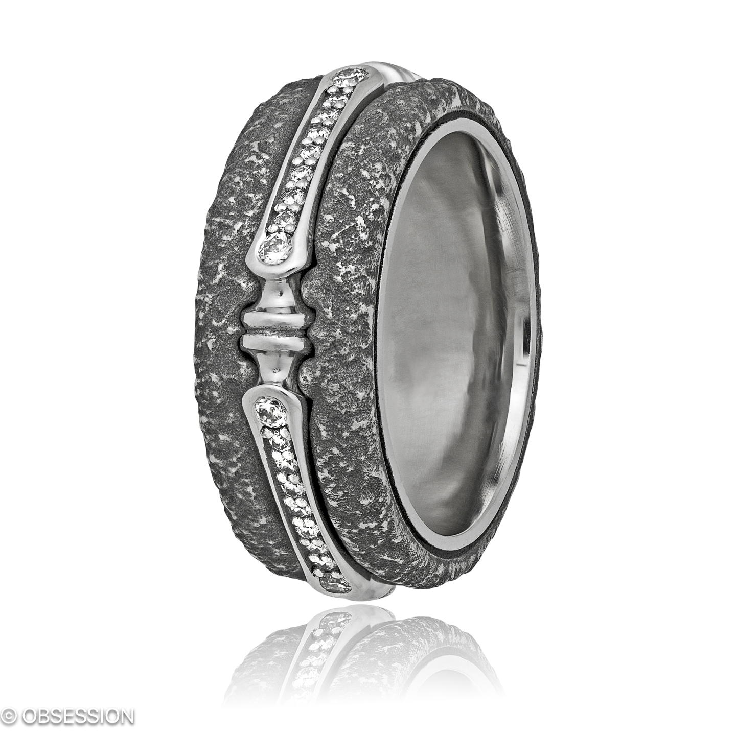 Gremlin Partnerring mit Goldherz-Motiv in Weissgold und Edelstahl, mit einer Ringbreite von 8.5mm u…