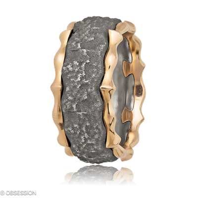 Eisenherz Partnerring in Rotgold und Edelstahl, mit einer Ringbreite von 12mm und einer Ringgrösse …