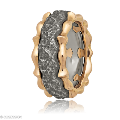 Eisenherz Partnerring in Rotgold und Edelstahl, mit einer Ringbreite von 10mm und einer Ringgrösse …