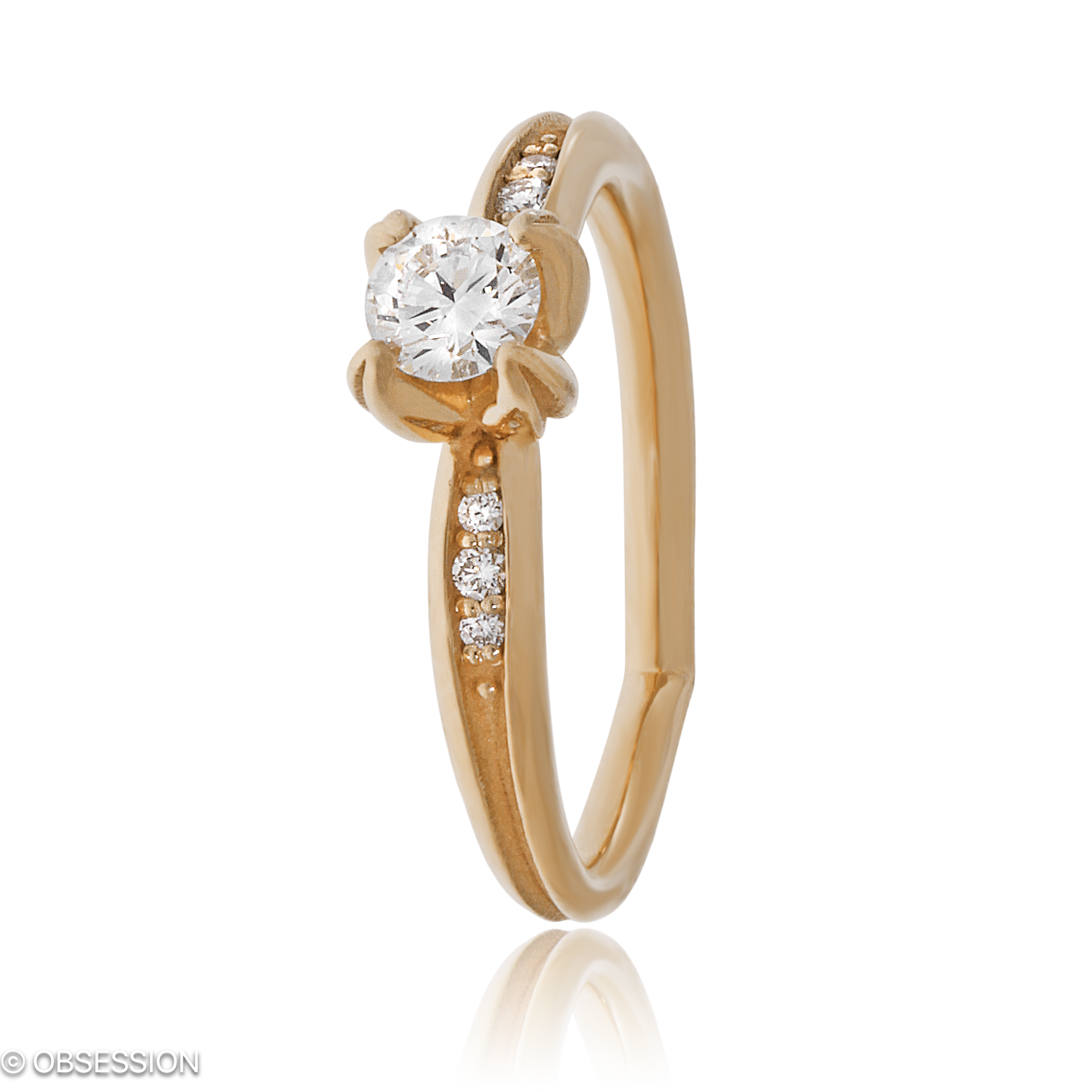 Herzstück Solitaire in Rotgold, mit einer Ringbreite von 3mm und einer Ringgrösse von 52