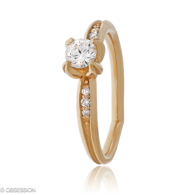 Herzstück Solitaire in Rotgold, mit einer Ringbreite von 3mm und einer Ringgrösse von 52