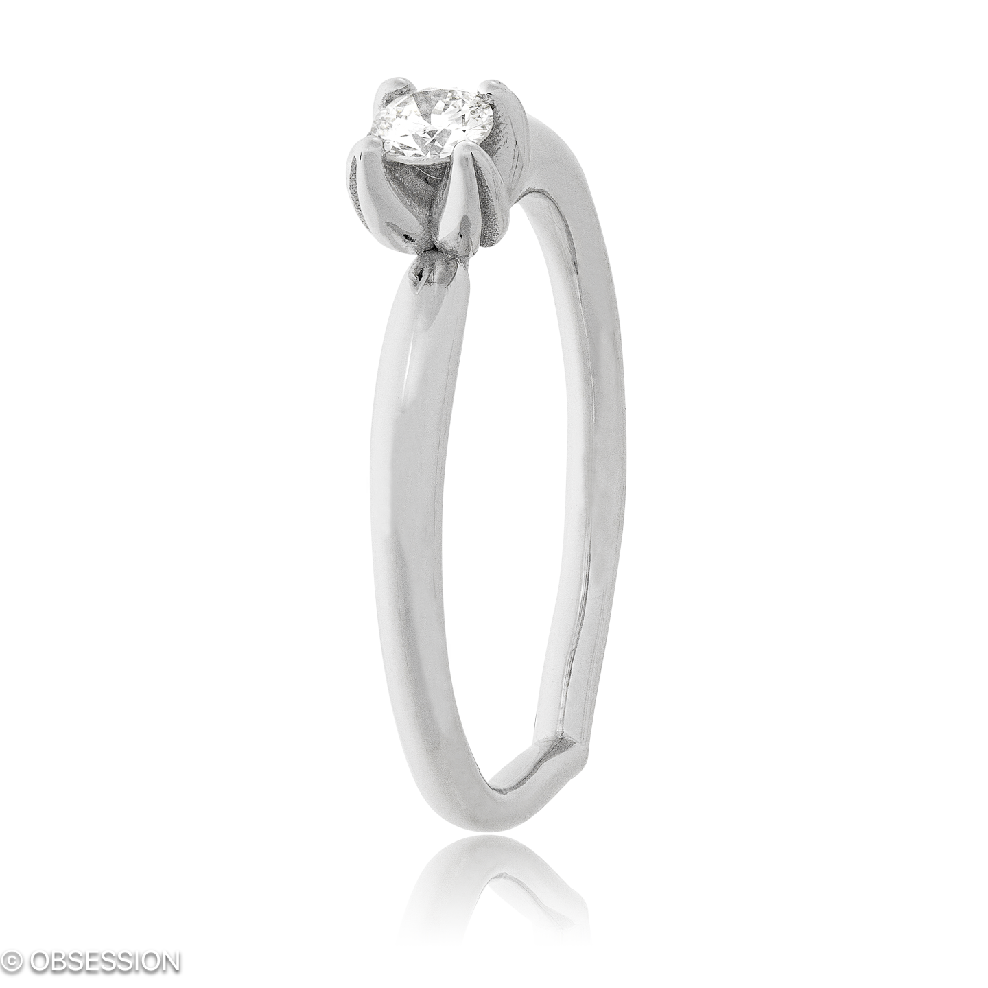 Herzstück Solitaire in Weissgold, mit einer Ringbreite von 3mm und einer Ringgrösse von 52