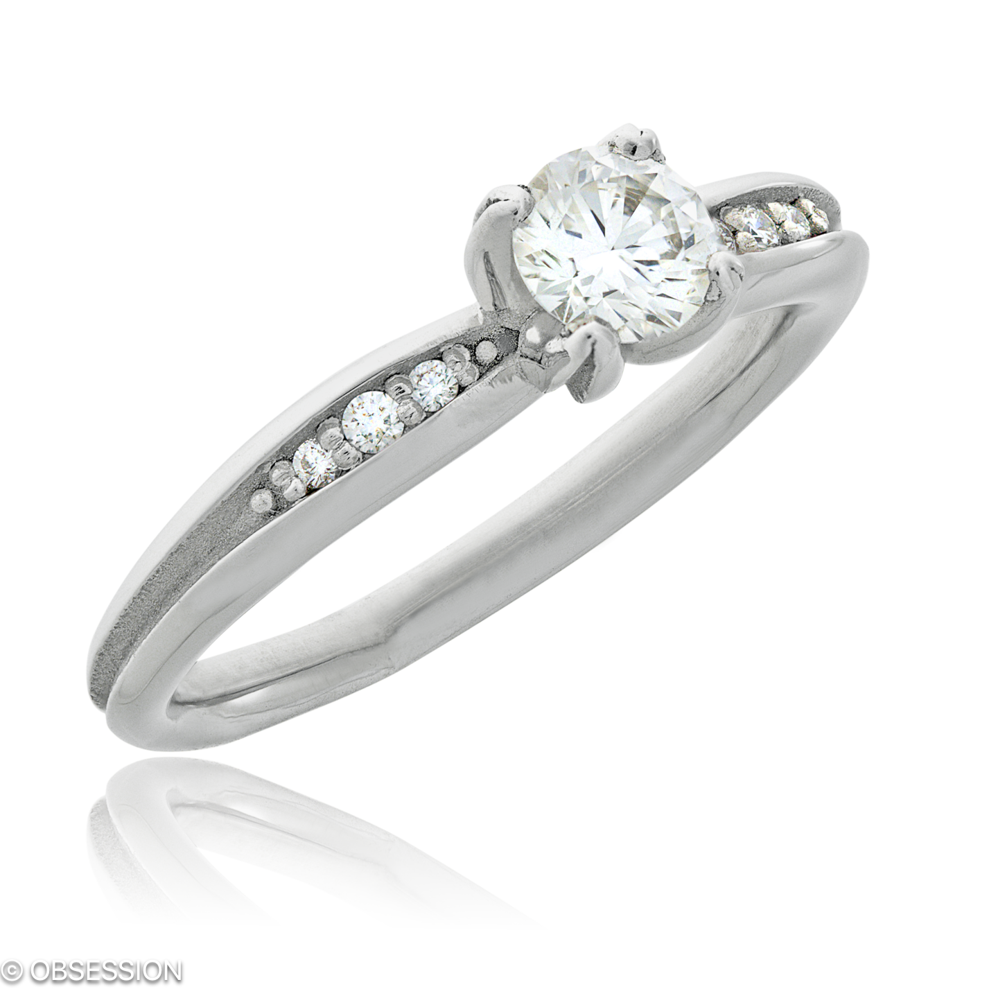 Herzstück Solitaire in Weissgold, mit einer Ringbreite von 2.3mm und einer Ringgrösse von 52