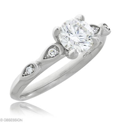 Trinity Solitaire in Weissgold, mit einer Ringbreite von 2mm und einer Ringgrösse von 52