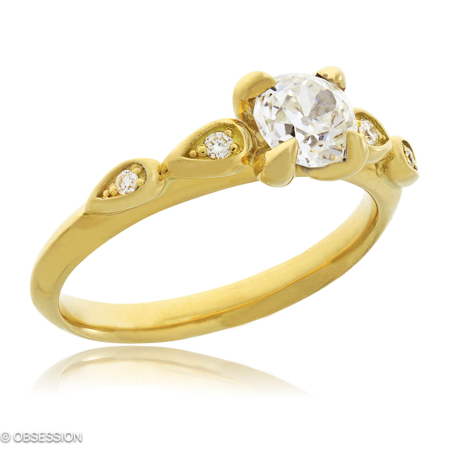 Trinity Solitaire in Gelbgold, mit einer Ringbreite von 2mm und einer Ringgrösse von 52