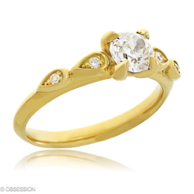 Trinity Solitaire in Gelbgold, mit einer Ringbreite von 2mm und einer Ringgrösse von 52