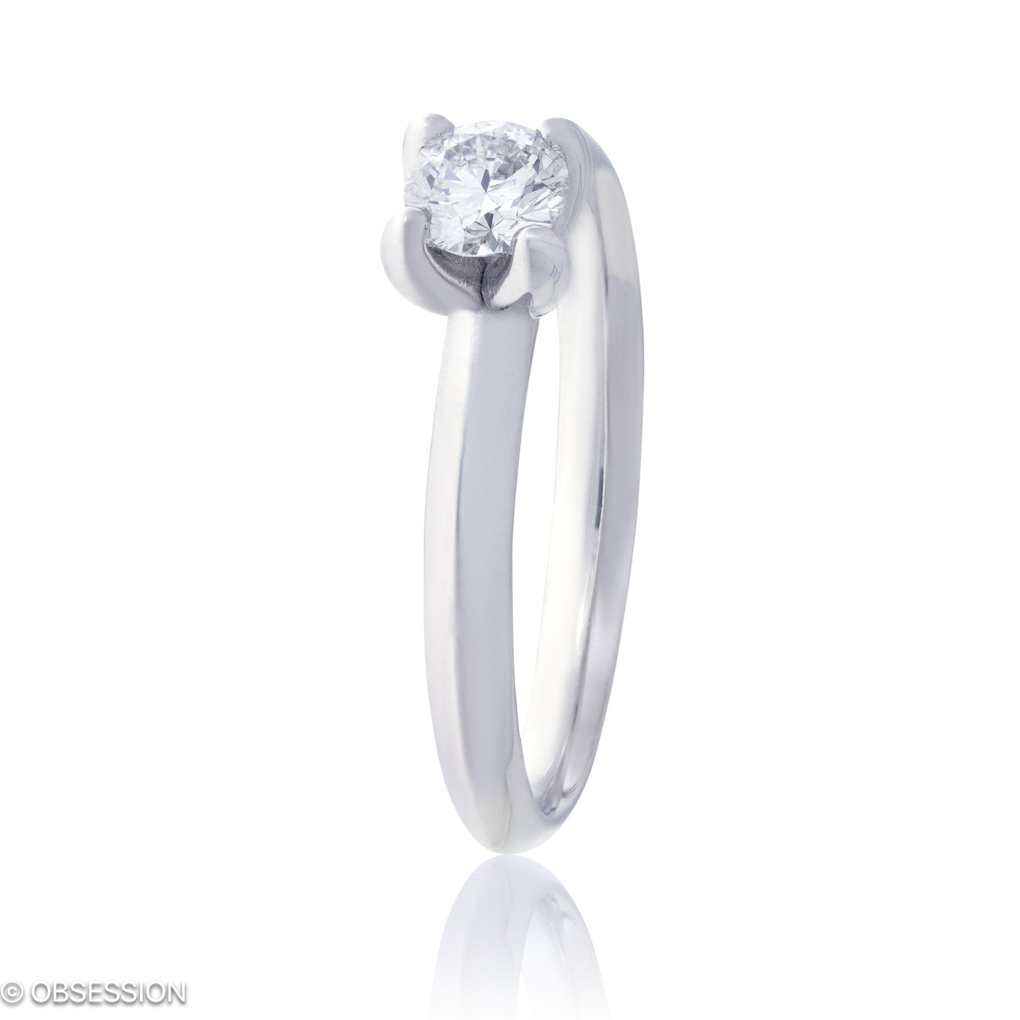 Trinity Solitaire in Weissgold, mit einer Ringbreite von 2.3mm und einer Ringgrösse von 52