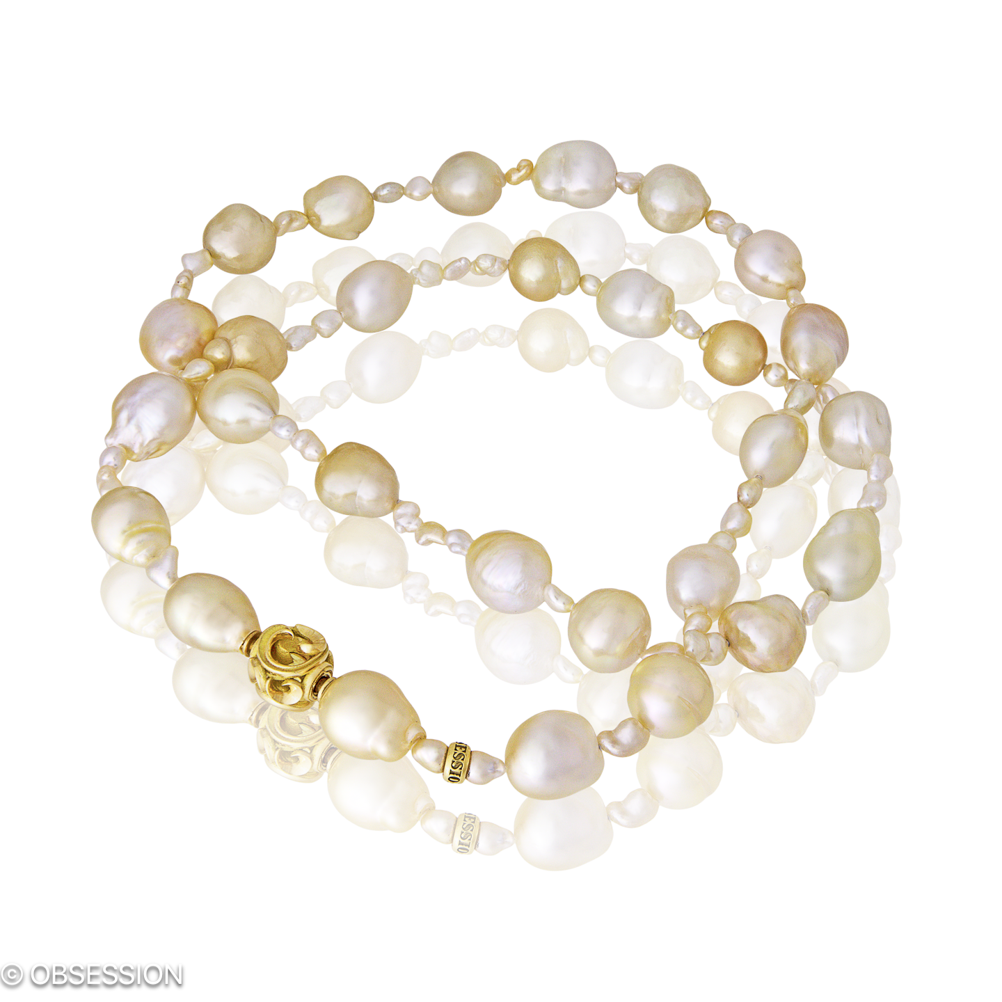 Gipsy Perlcollier in Gelbgold, mit einer Länge von 620mm.