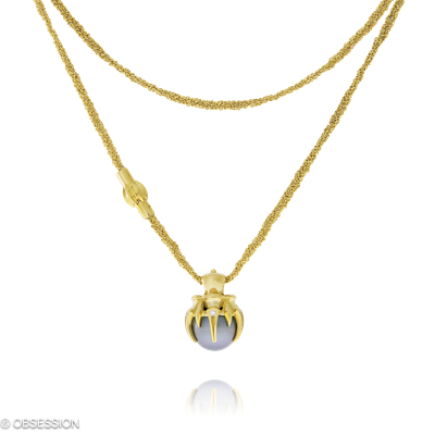 Gremlin Anhänger mit Kette in Gelbgold, mit einer Länge von 820mm.