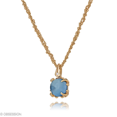 Gremlin Anhänger mit Kette in Rotgold, mit einer Länge von 485mm.