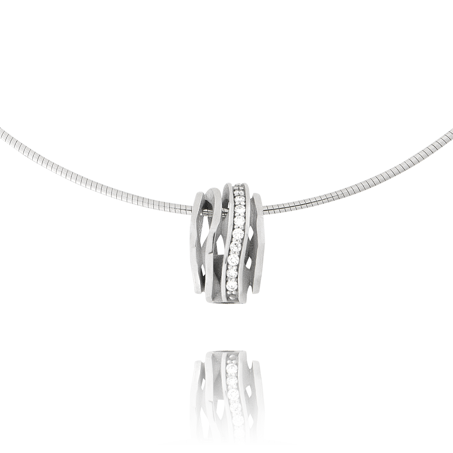 Himalaja Anhänger mit Kette in Weissgold, mit einer Länge von 420mm.