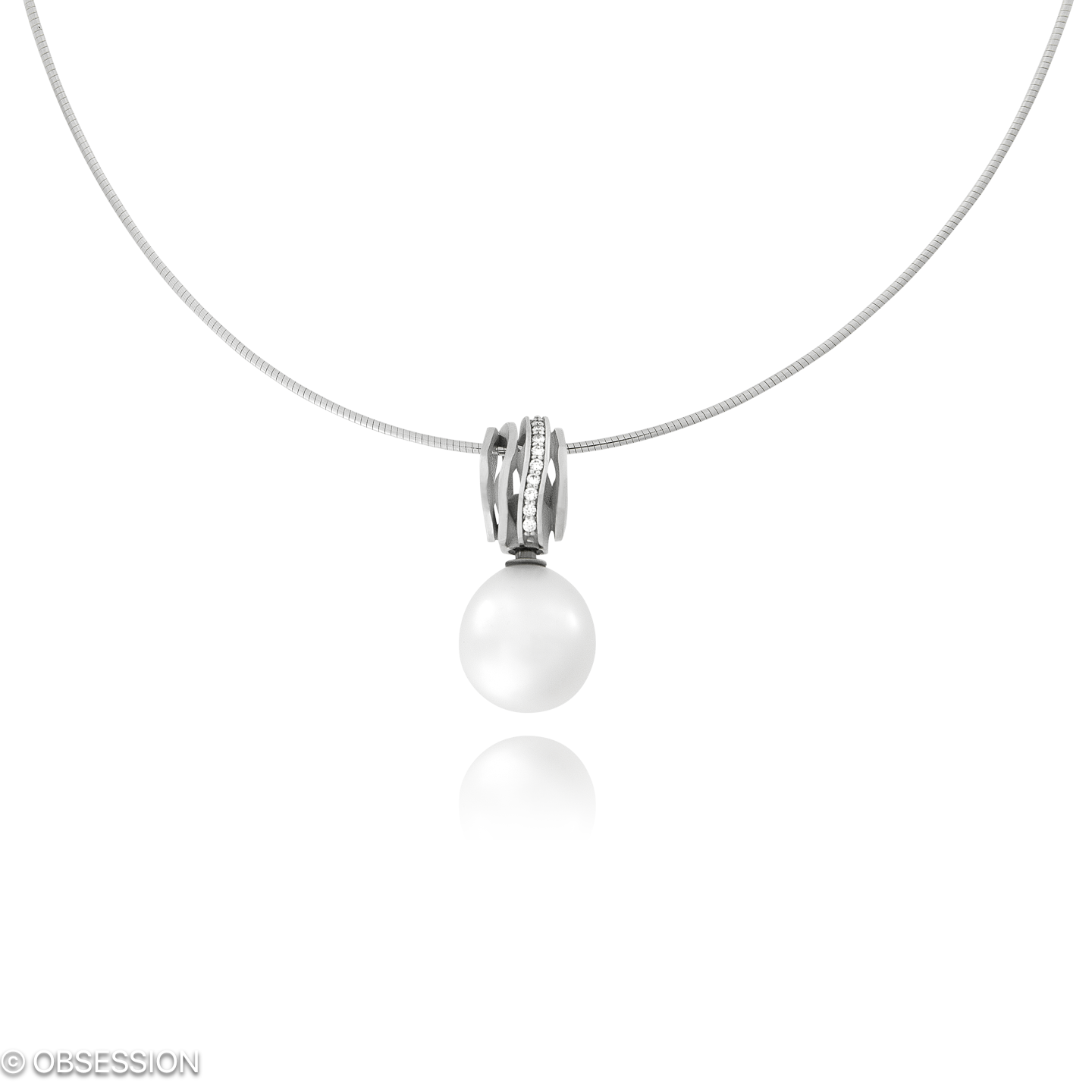Himalaja Anhänger mit Kette in Weissgold, mit einer Länge von 420mm.