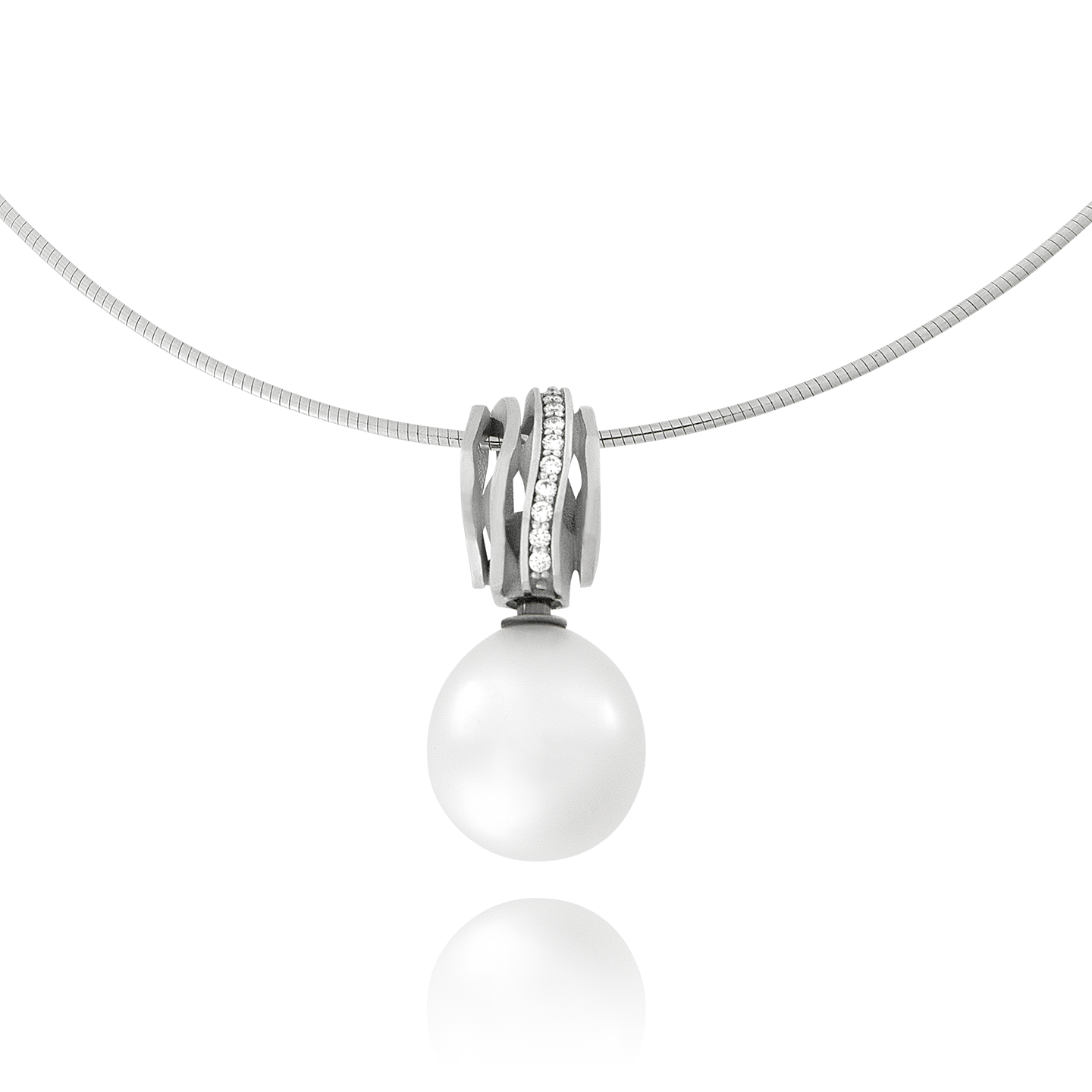 Himalaja Anhänger mit Kette in Weissgold, mit einer Länge von 420mm.