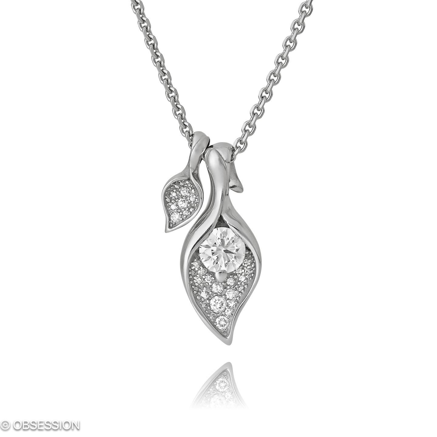 Kalla Anhänger mit Kette in Weissgold, mit einer Länge von 530mm.