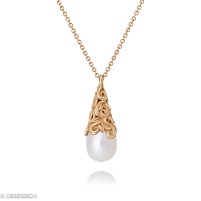 Lilly Rose Anhänger mit Kette in Rotgold, mit einer Länge von 450mm.