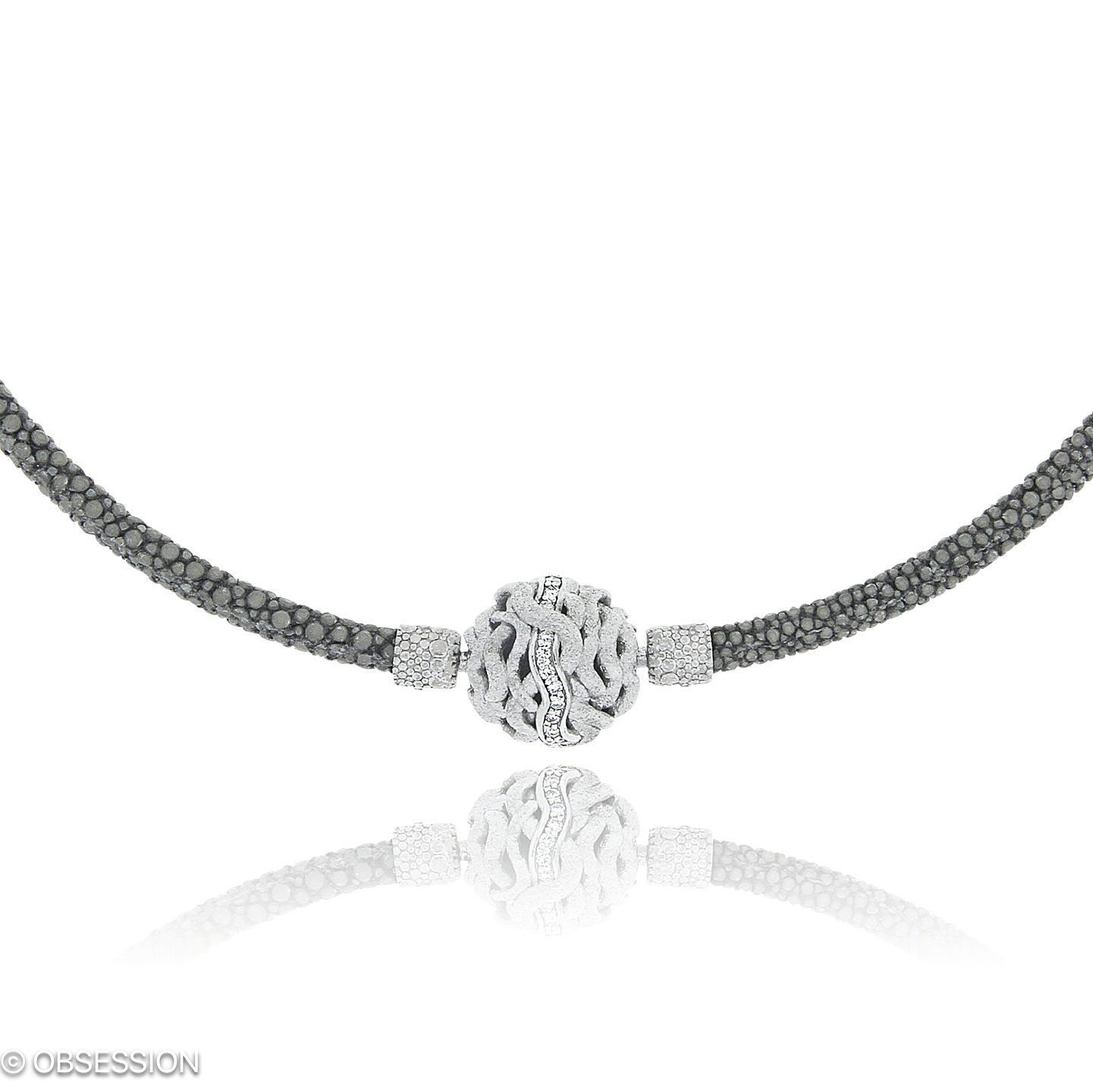 Unendliche Geschichte Ledercollier in Weissgold, mit einer Länge von 420mm.