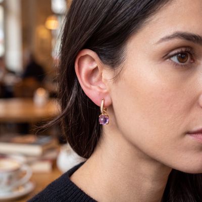 Luxuriöse, markante Rotgold Kreolen mit Diamanten und Amethyst Cabochon. Kreole mit Einhänger.