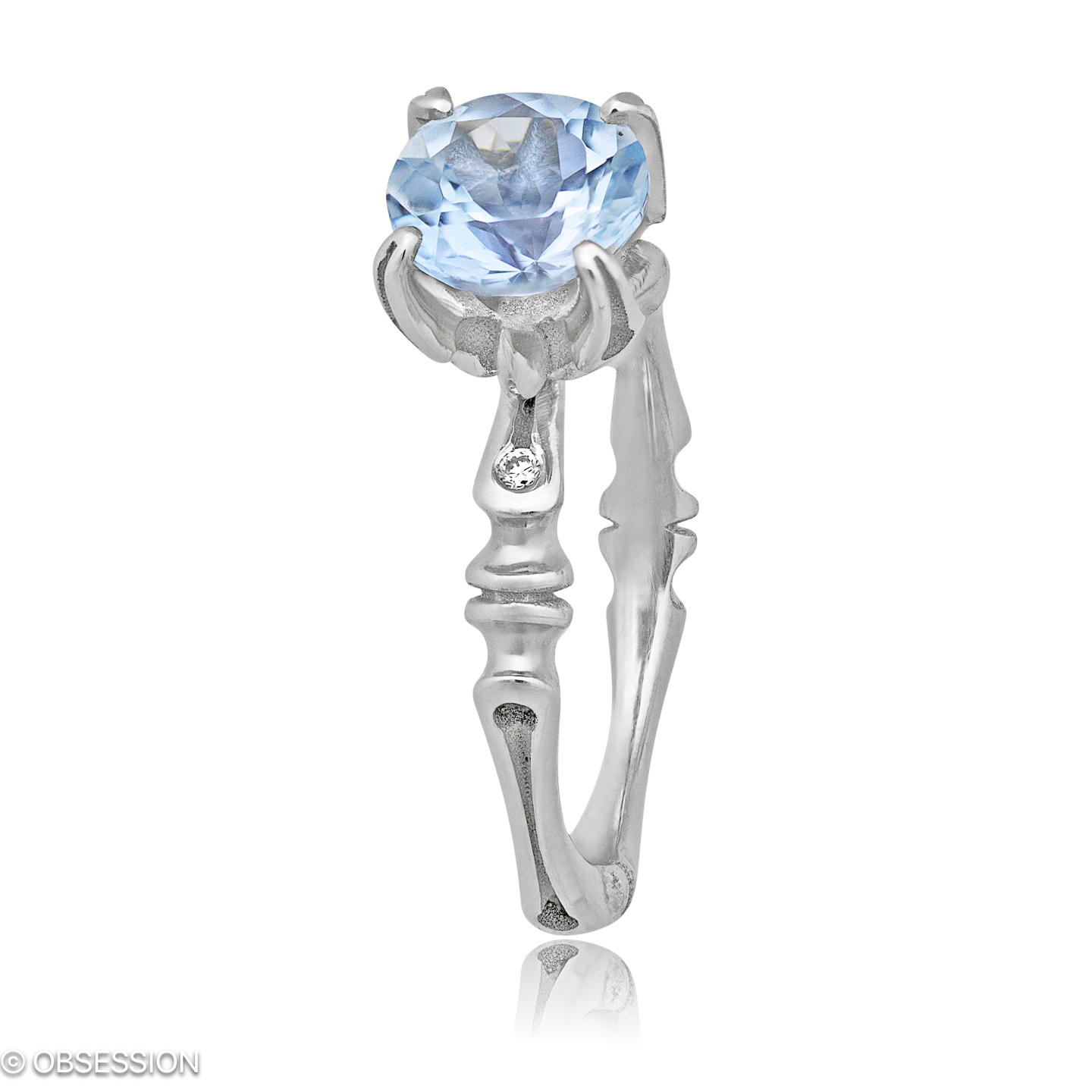 Gremlin-Baby Solitärring in Weissgold, mit einer Ringbreite von mm und einer Ringgrösse von 52