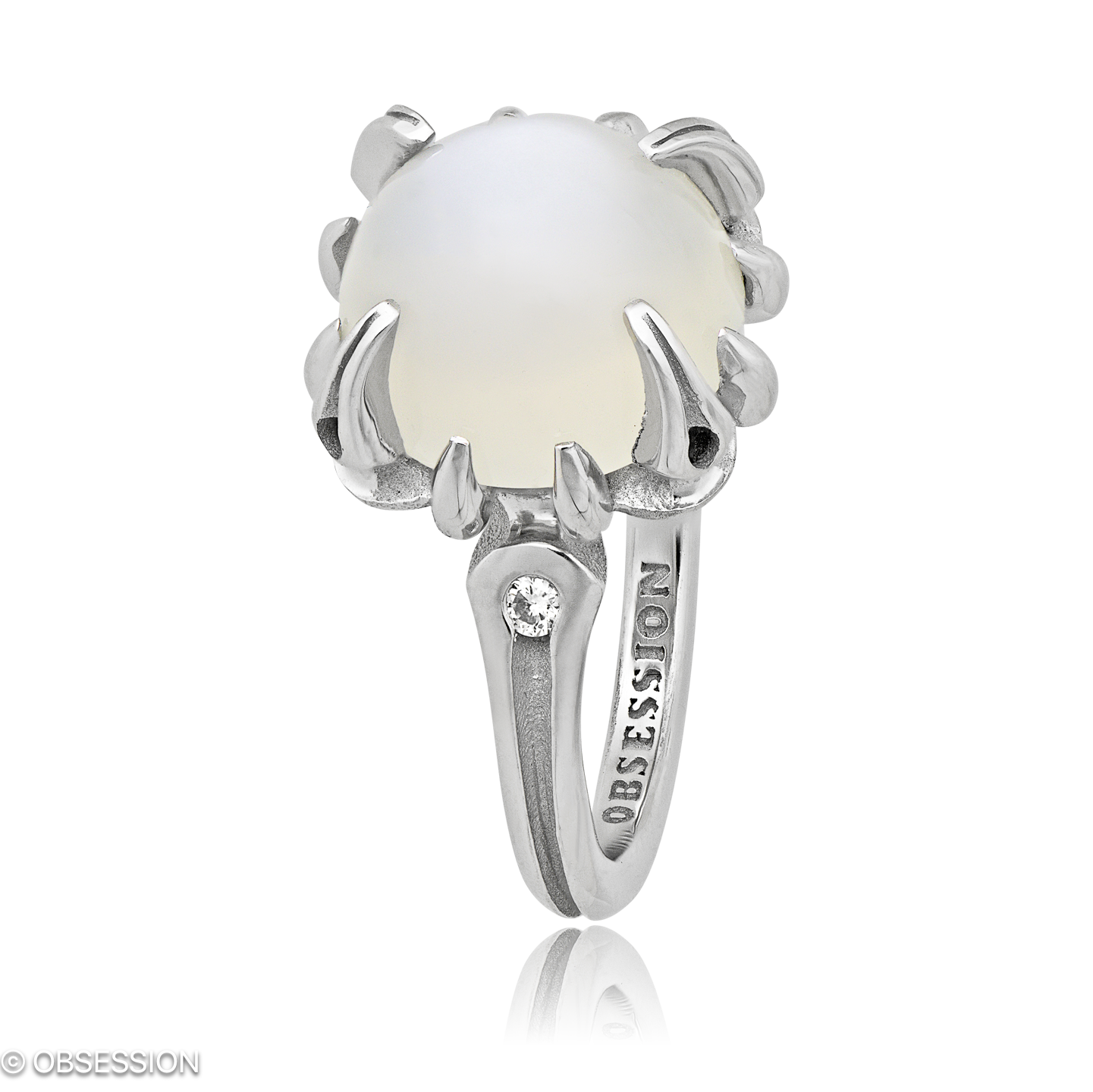 Gremlin Cocktailring in Weissgold, mit einer Ringbreite von mm und einer Ringgrösse von 52